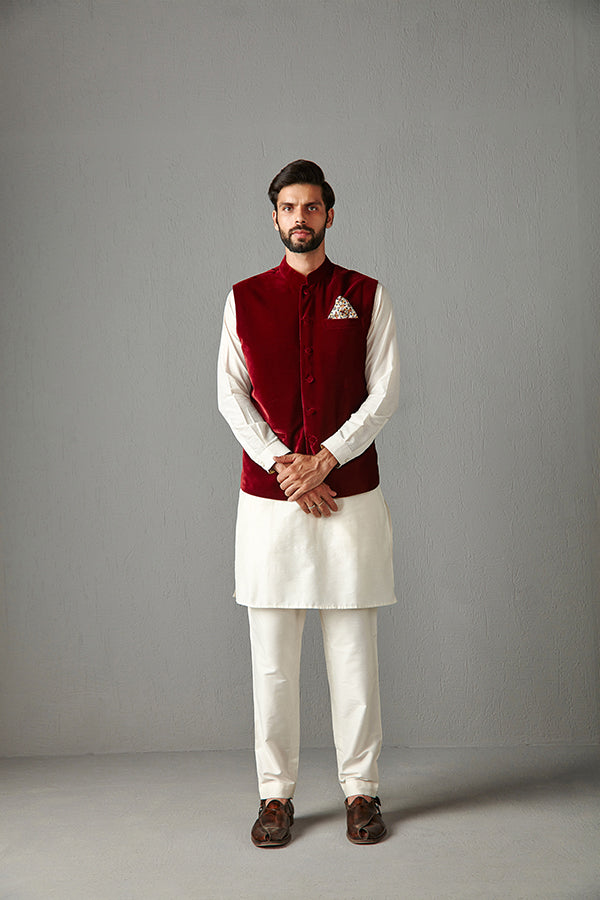 MAROON  BUNDI WITH IVORY KURTA & TROUSER SET