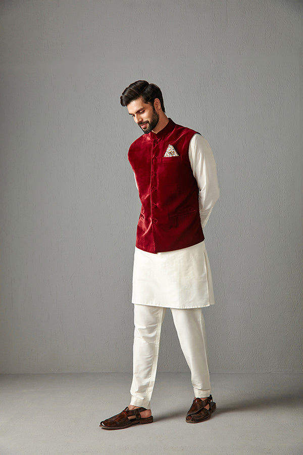 MAROON  BUNDI WITH IVORY KURTA & TROUSER SET