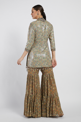 Gold Dalia Kurta Set With Butti Work